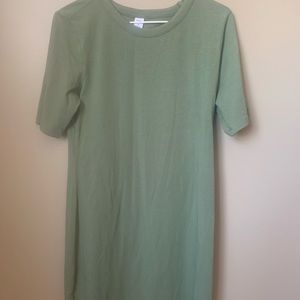 Old Navy T-shirt dress. Great condition.